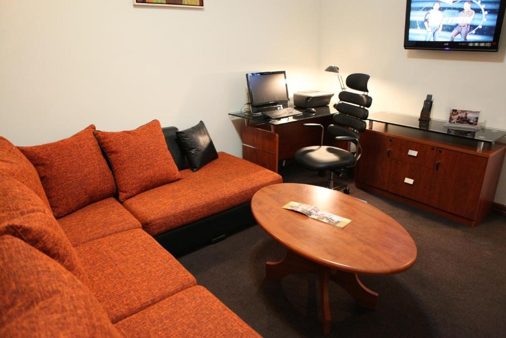 Plasma Hotel Tripoli Rum bild