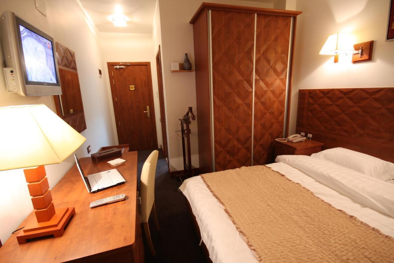 Plasma Hotel Tripoli Exteriör bild